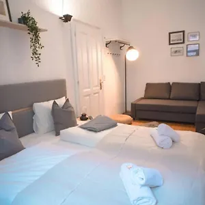  Apartment Cosy And Spacious In The Heart Of Österreich