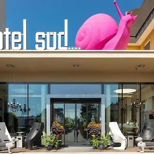 Sued Szálloda