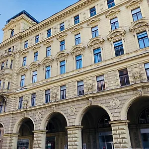 Апартаменты Kh Universitaet